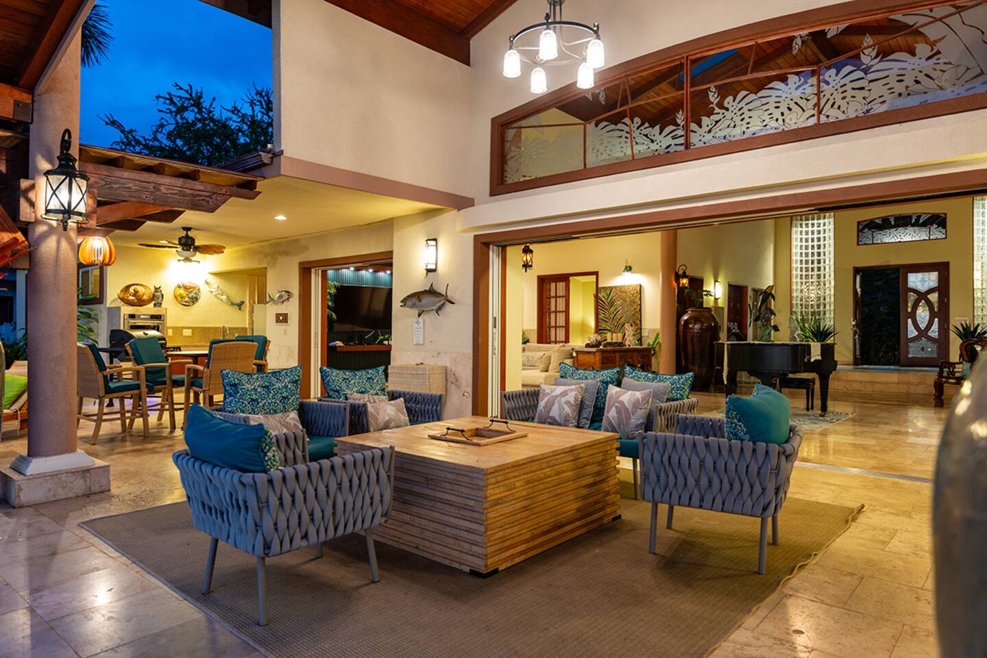 INSIDE LIVING